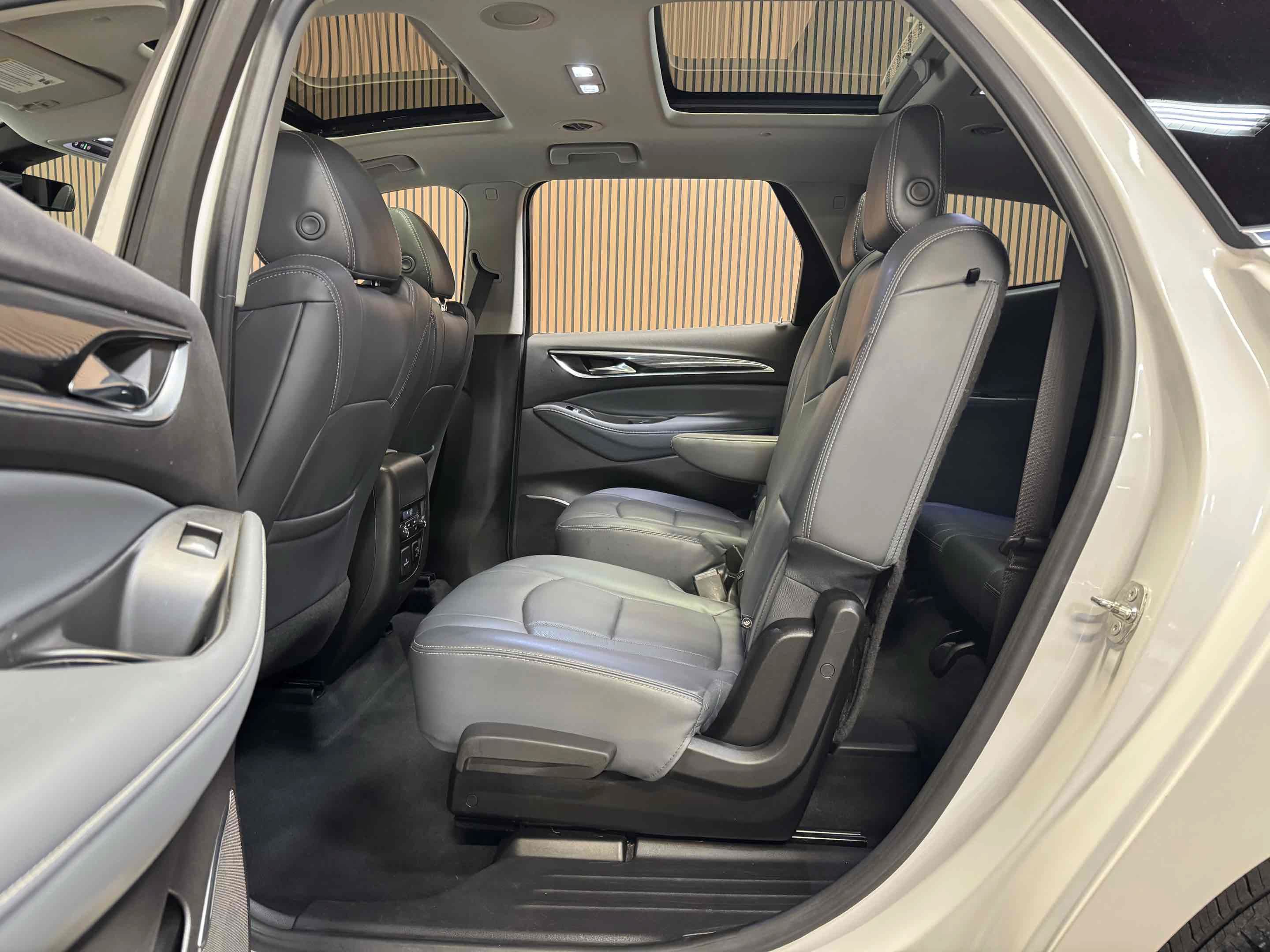 Used 2018 Buick Enclave Premium w/ Experience Buick Package AWD/4WD image 5
