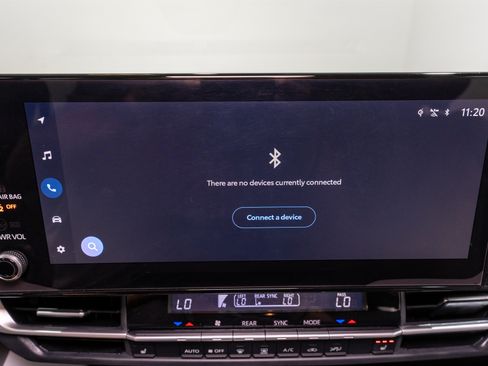 Used 2026 Toyota Sienna XLE FWD image 18