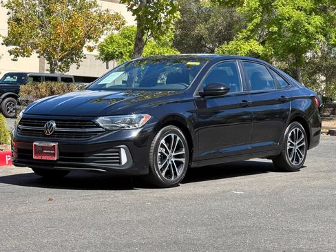 Used 2023 Volkswagen Jetta Sport FWD image 9