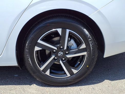 Used 2024 Nissan Sentra SV FWD image 7