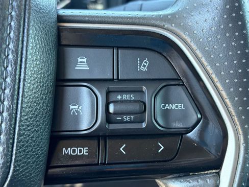 Used 2022 Toyota Tundra SR5 w/ SR5 Convenience Package AWD/4WD image 15