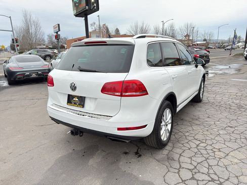 Used 2013 Volkswagen Touareg VR6 image 6