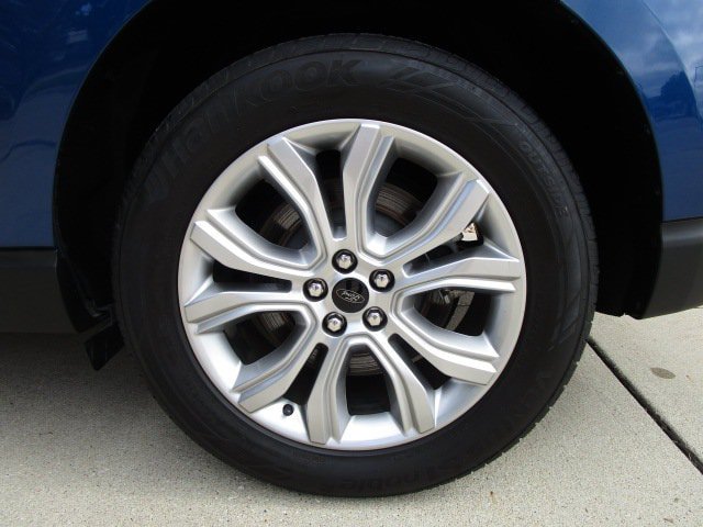 Used 2023 Ford Edge Titanium AWD/4WD image 10