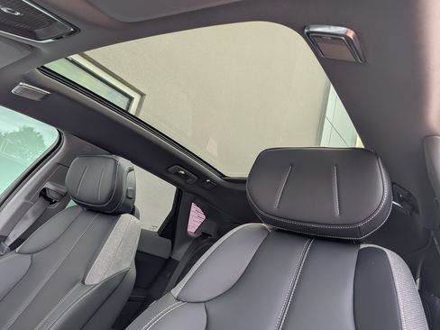 New 2026 Cadillac Optiq Sport 1 w/ LPO, Floor Liner Package AWD/4WD image 19