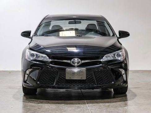 Used 2017 Toyota Camry SE image 8