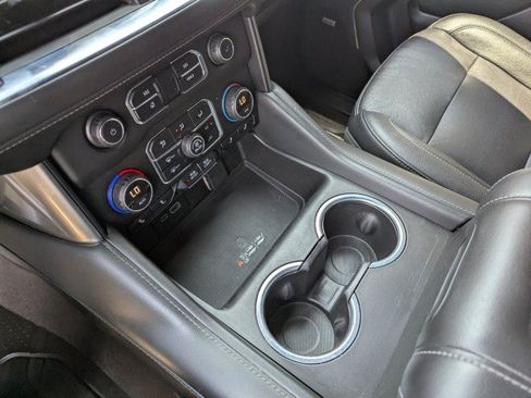Used 2021 Chevrolet Suburban Z71 w/ Luxury Package AWD/4WD image 19
