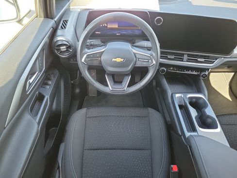 Used 2025 Chevrolet Equinox EV LT FWD image 20