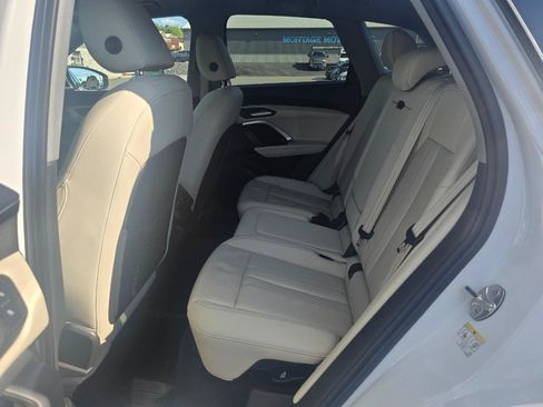 Used 2025 Audi Q5 Premium AWD/4WD image 15