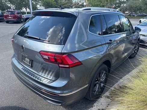 Used 2022 Volkswagen Tiguan SE FWD image 9