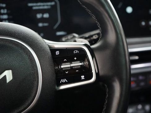 Used 2024 Kia Sorento SX Prestige image 24