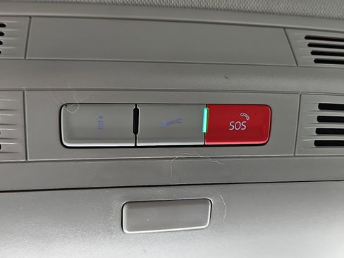 Certified 2023 Volkswagen Taos SE image 19