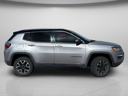 Used 2019 Jeep Compass Trailhawk AWD/4WD image 4