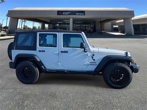 Used 2017 Jeep Wrangler Unlimited Sport w/ Connectivity Group image 7
