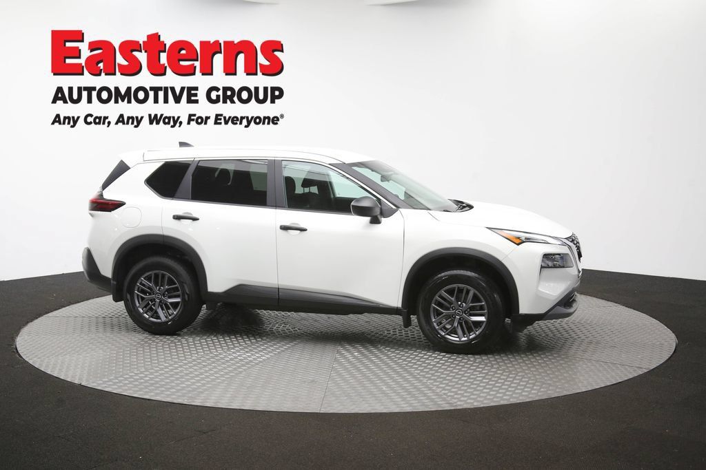 Used 2023 Nissan Rogue S AWD/4WD image 49