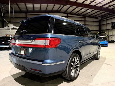 Used 2019 Lincoln Navigator Select w/ Technology Package RWD image 5