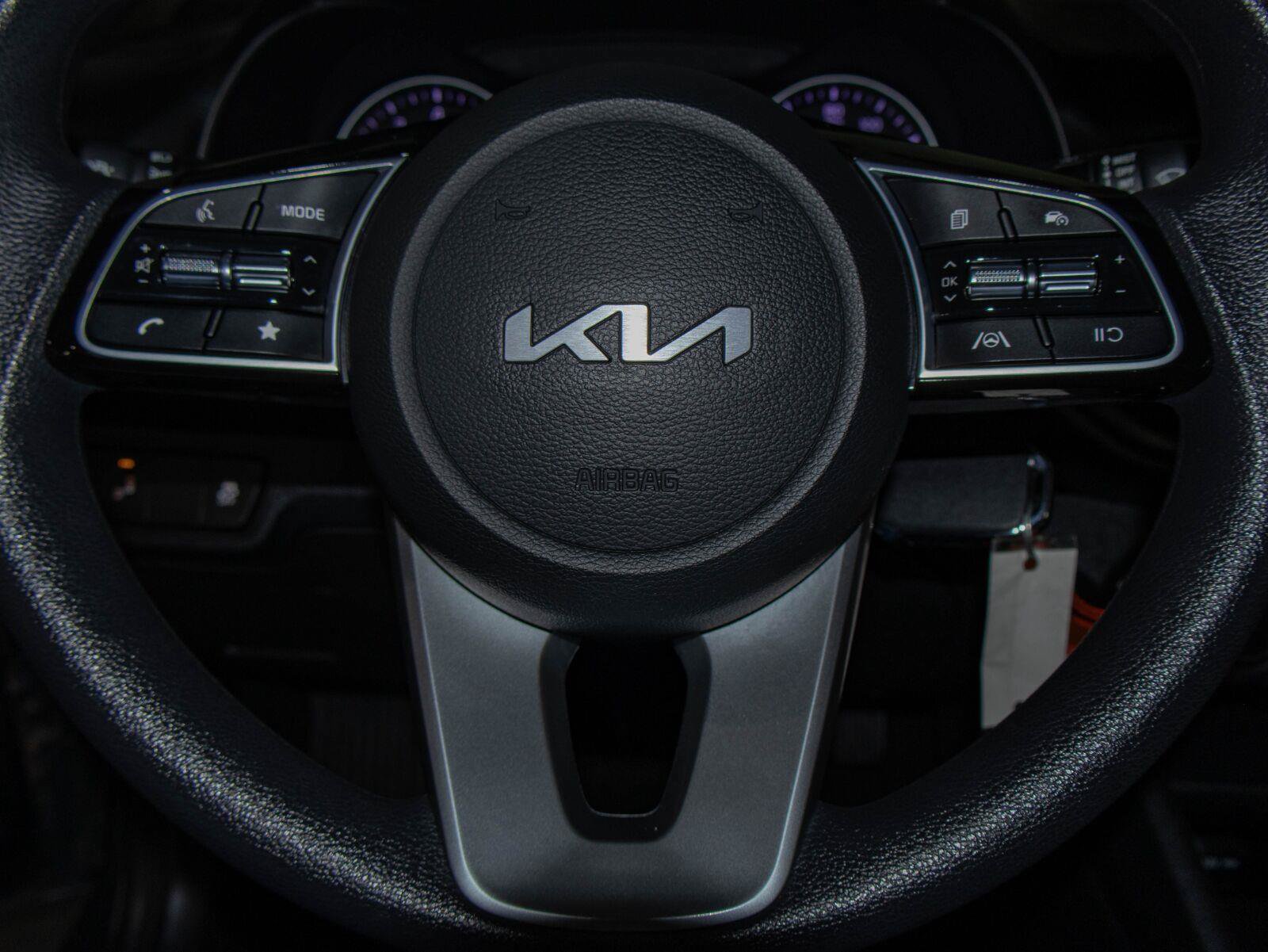 Used 2023 Kia Forte LXS w/ LXS Technology Package FWD image 11
