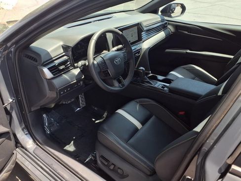 Used 2025 Toyota Camry SE w/ Convenience Package FWD image 15
