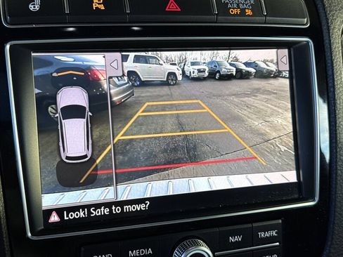 Used 2017 Volkswagen Touareg Wolfsburg Edition image 30