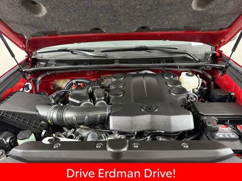 Certified 2024 Toyota 4Runner SR5 AWD/4WD image 30