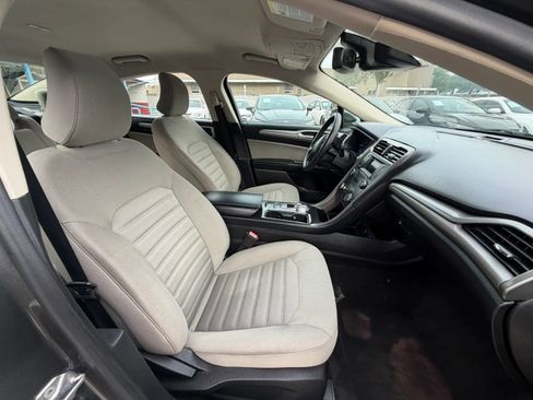 Used 2019 Ford Fusion S FWD image 13