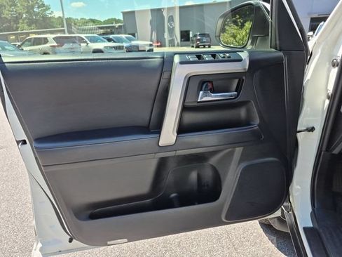 Used 2022 Toyota 4Runner SR5 RWD image 10