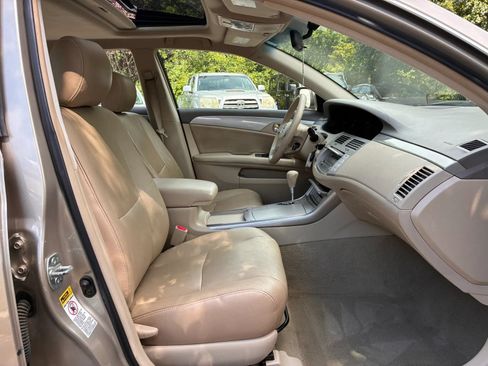 Used 2005 Toyota Avalon XL FWD image 30