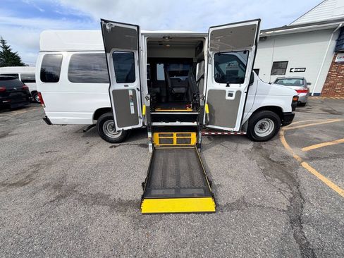 Used 2014 Ford E-250 and Econoline 250 Extended w/ Power Group RWD image 4
