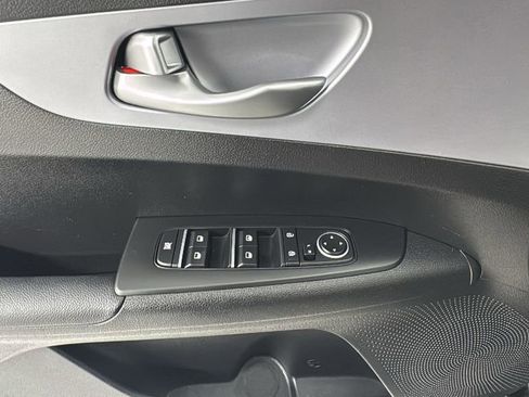 Used 2024 Kia Forte LXS w/ LXS Technology Package image 17