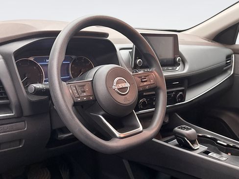 Used 2023 Nissan Rogue S AWD/4WD image 7