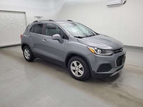 Used 2020 Chevrolet Trax LT w/ LT Convenience Package FWD image 11