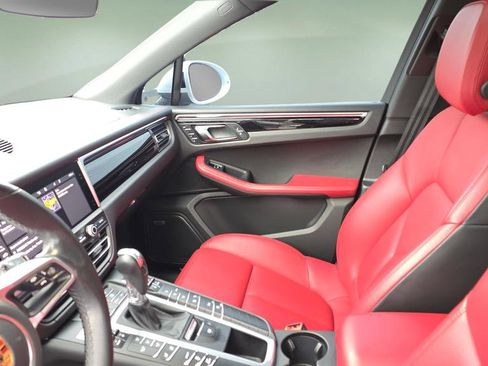 Used 2021 Porsche Macan S image 12