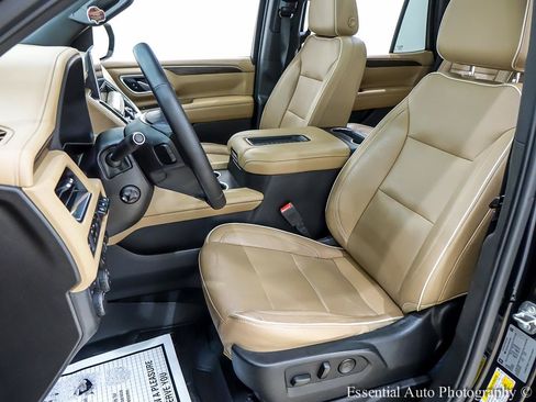 Used 2021 Chevrolet Tahoe Premier w/ Premium Package AWD/4WD image 13