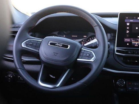 Used 2025 Jeep Compass Trailhawk AWD/4WD image 23