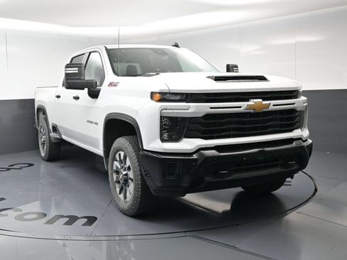 Used 2024 Chevrolet Silverado 2500 Custom w/ Custom Value Package AWD/4WD image 13