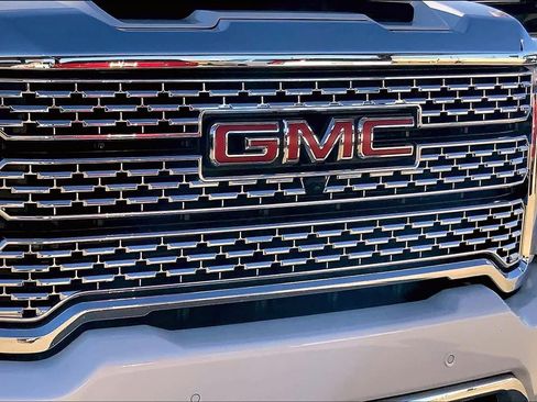 Used 2021 GMC Sierra 2500 Denali w/ Denali Ultimate Package image 28