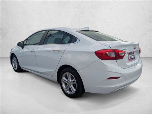 Used 2018 Chevrolet Cruze LT FWD image 8