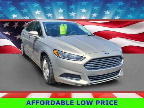 Used 2015 Ford Fusion SE FWD image 1