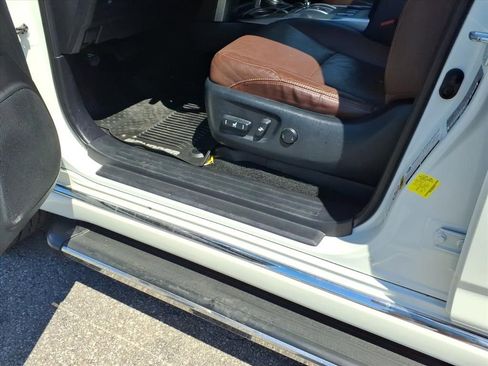 Used 2017 Toyota 4Runner Limited AWD/4WD image 16