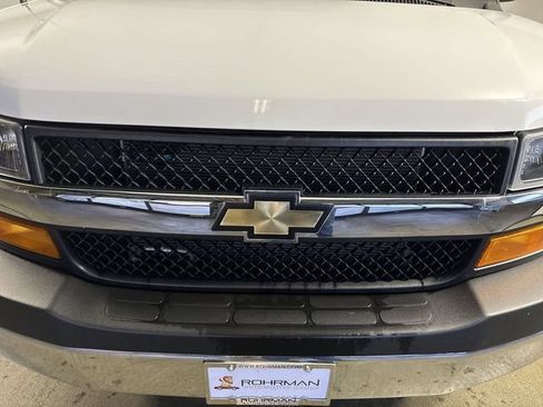 Used 2024 Chevrolet Express 3500 LT w/ LT Preferred Equipment Group RWD image 28