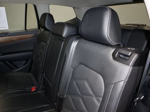 Used 2025 Volkswagen Atlas SE FWD image 21