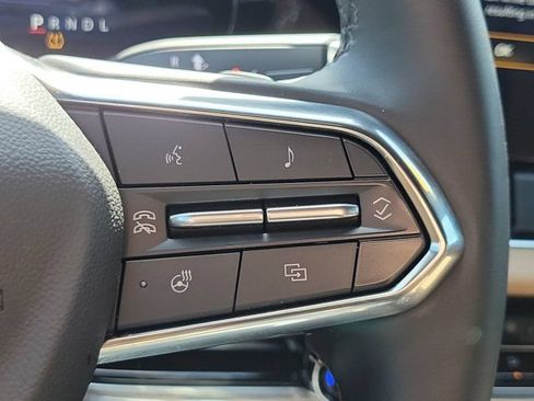 Used 2025 Chevrolet Equinox ACTIV w/ Safety and Technology Package FWD image 31