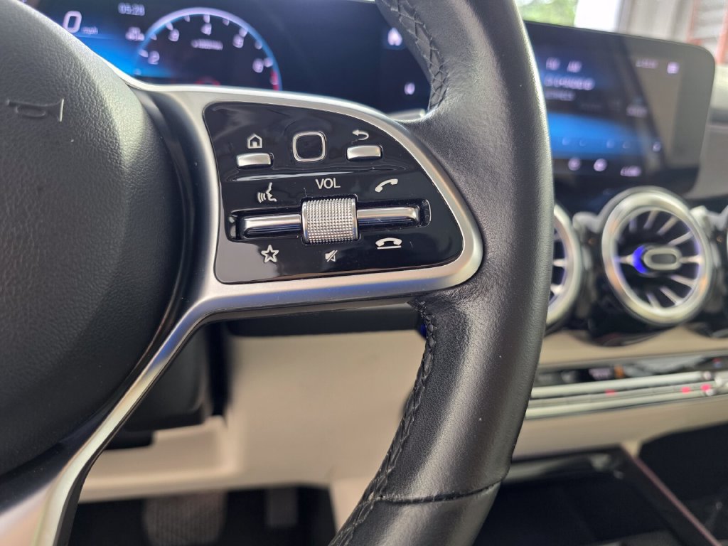 Certified 2023 Mercedes-Benz GLB 250 image 20