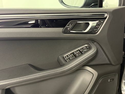 Certified 2026 Porsche Macan AWD/4WD image 14