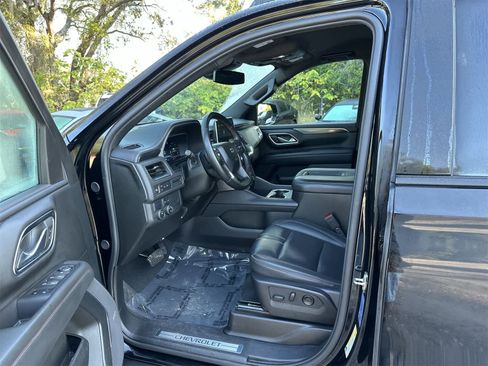 Used 2024 Chevrolet Suburban RST image 2