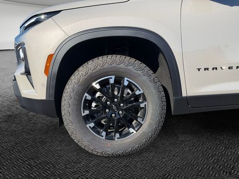 New 2026 Chevrolet Traverse Z71 w/ Enhanced Driving Package AWD/4WD image 10