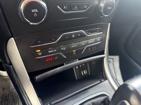 Used 2015 Ford Edge SEL w/ Equipment Group 201A image 39