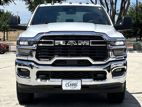 Used 2025 RAM 2500 Tradesman w/ Chrome Appearance Group AWD/4WD image 9