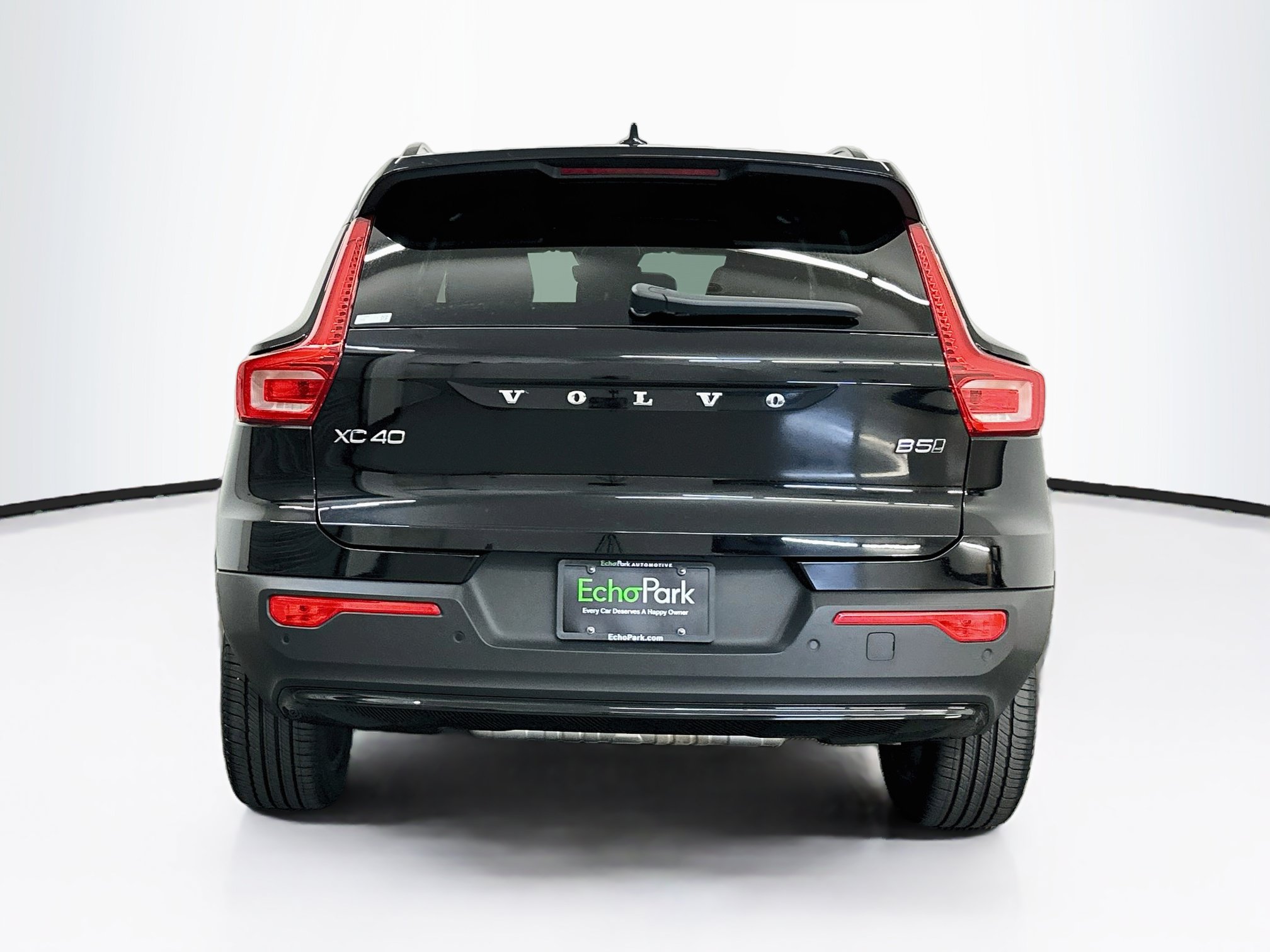 Used 2026 Volvo XC40 B5 Plus AWD/4WD image 7