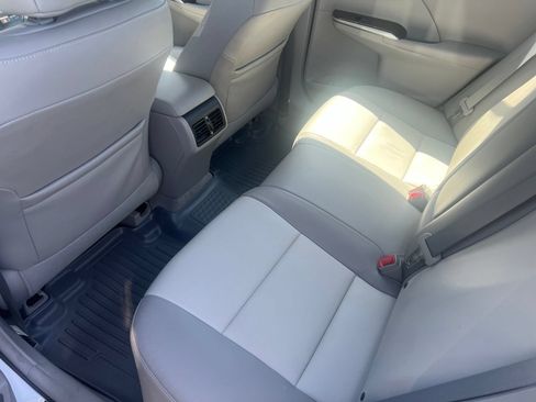 Used 2012 Toyota Camry XLE FWD image 6