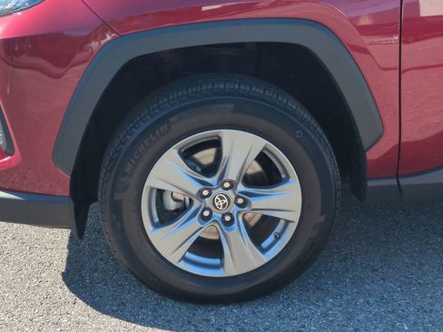 Used 2022 Toyota RAV4 LE image 11